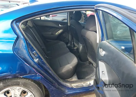 2018 Kia Forte Lx z USA, uszkodzony, nr VIN 3KPFK4A78JE284901